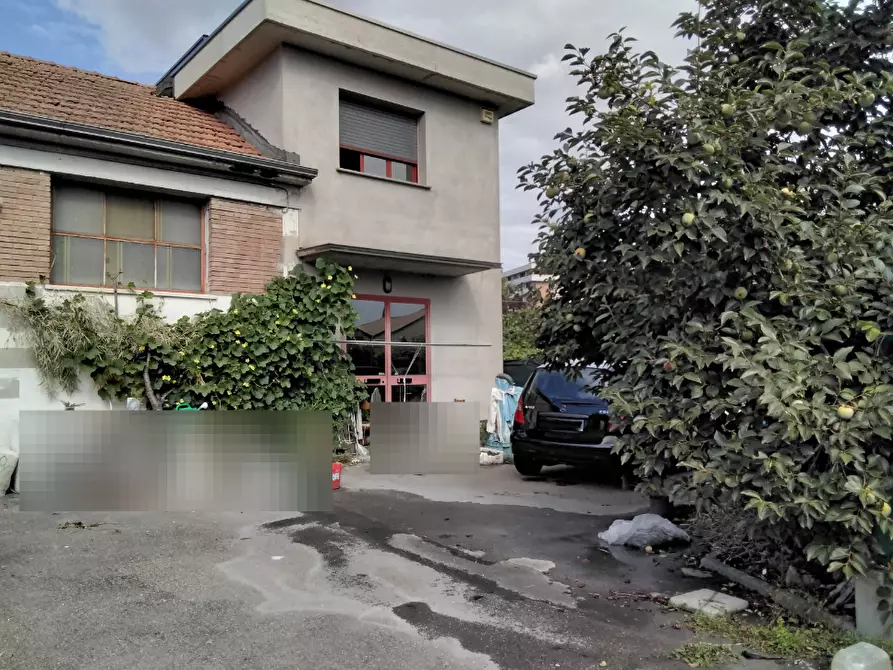 casa indipendente in vendita a Reggio nell'Emilia in zona Tribunale