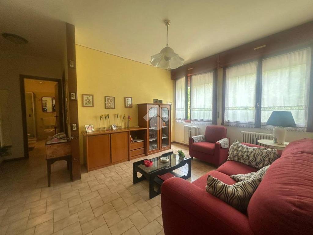 appartamento in vendita a Reggio nell'Emilia in zona Compagnoni / Migliolungo