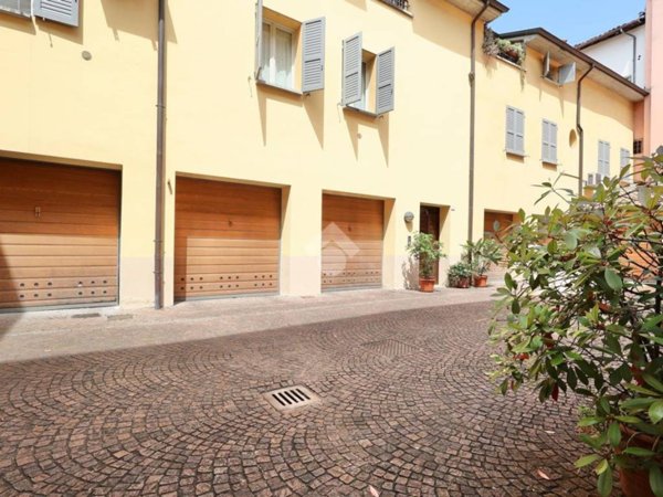appartamento in vendita a Reggio nell'Emilia in zona Città Storica