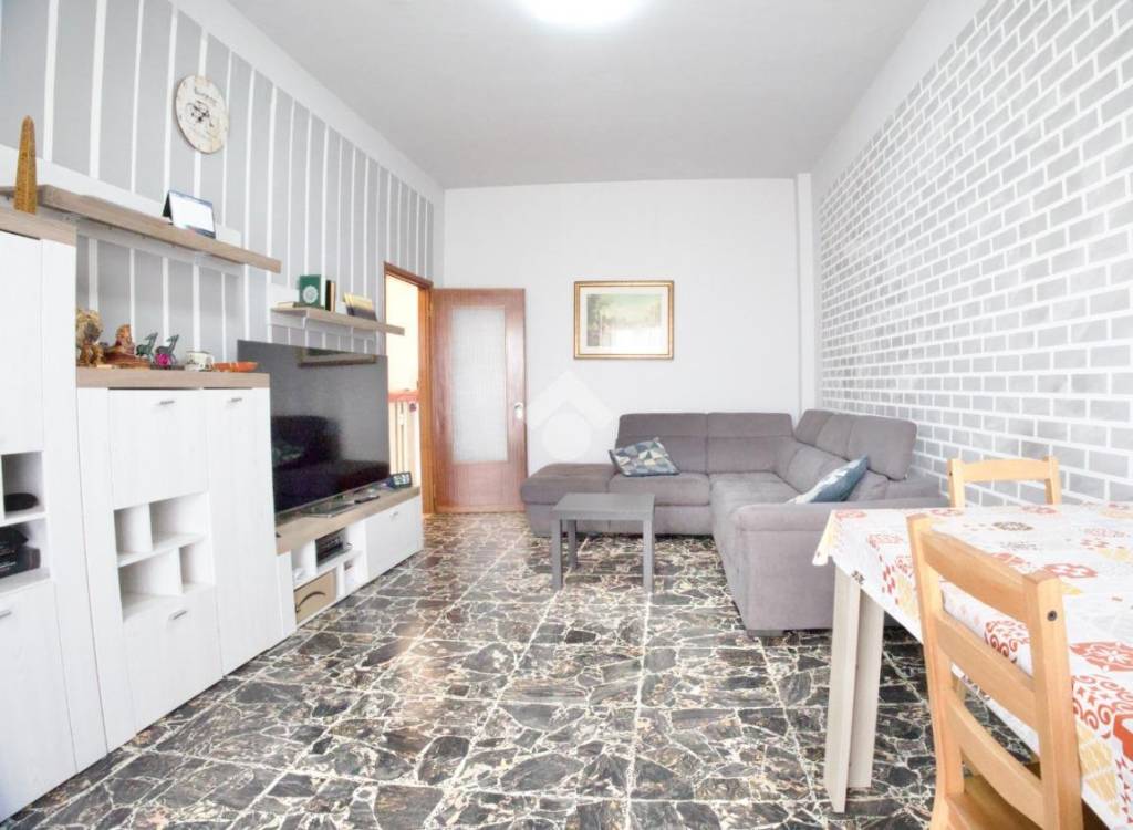 appartamento in vendita a Reggio nell'Emilia in zona Città Storica