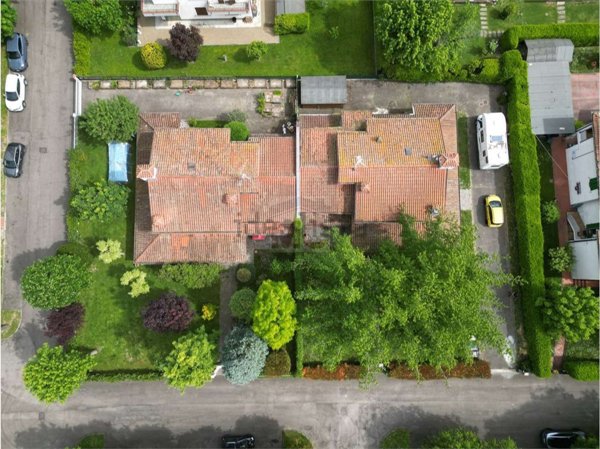 casa indipendente in vendita a Reggio nell'Emilia in zona Fogliano