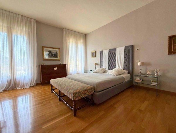 appartamento in vendita a Reggio nell'Emilia in zona Città Storica