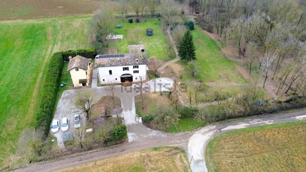 casa indipendente in vendita a Reggio nell'Emilia