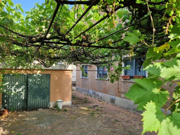 appartamento in vendita a Reggio nell'Emilia in zona Città Storica