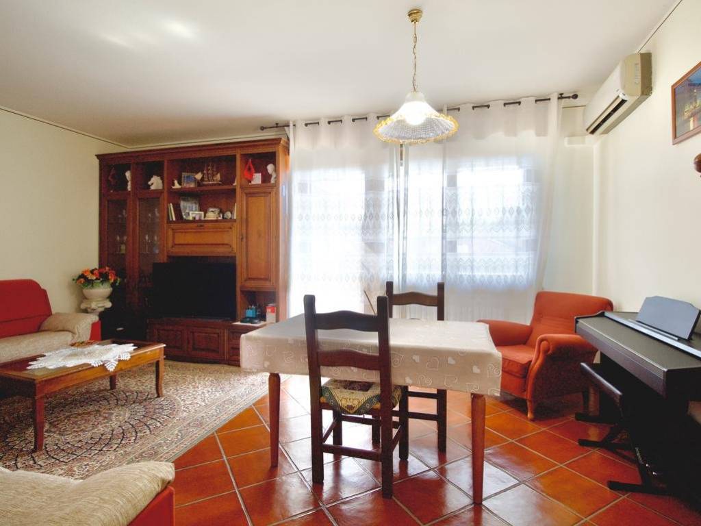 appartamento in vendita a Reggio nell'Emilia in zona Roncocesi