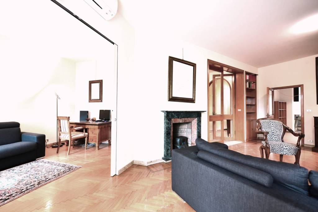 appartamento in vendita a Reggio nell'Emilia in zona Città Storica