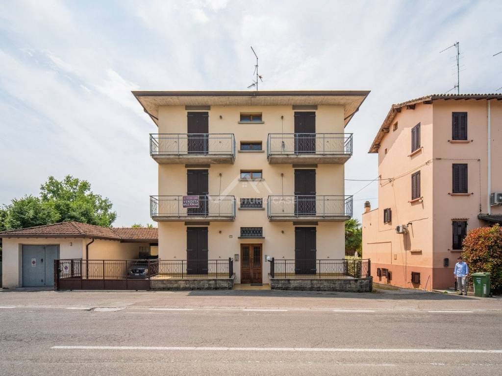 casa indipendente in vendita a Reggio nell'Emilia in zona Città Storica
