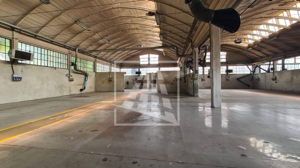 capannone in vendita a Reggio nell'Emilia