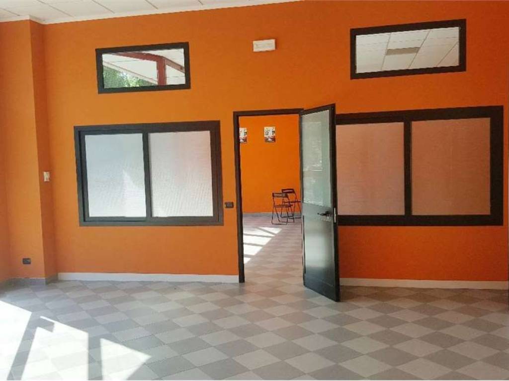 locale commerciale in vendita a Reggio nell'Emilia