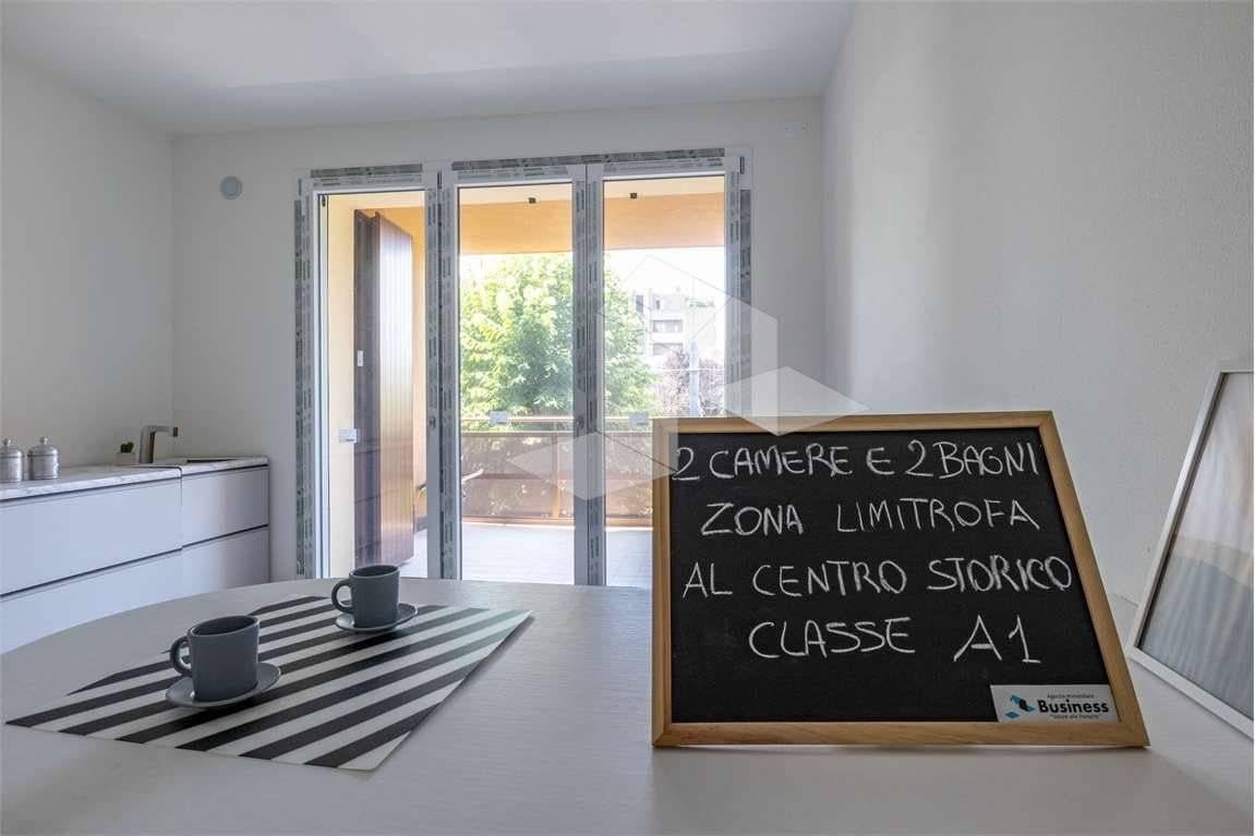 appartamento in vendita a Reggio nell'Emilia in zona Città Storica
