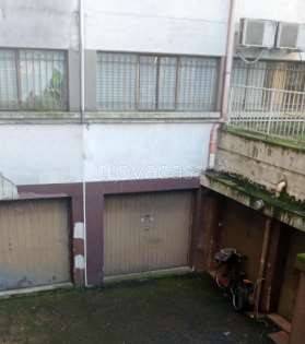 locale commerciale in vendita a Reggio nell'Emilia in zona Ospizio