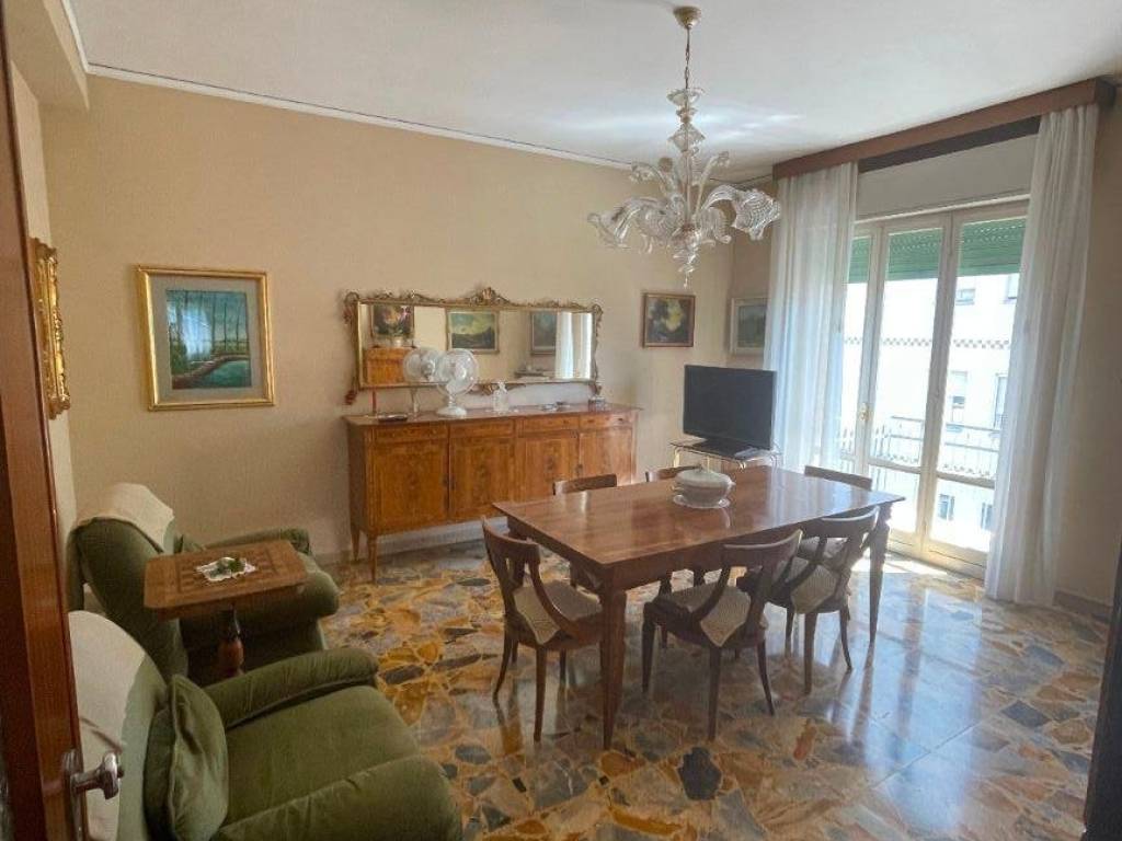 appartamento in vendita a Reggio nell'Emilia in zona Città Storica