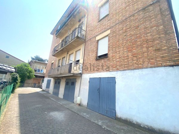 appartamento in vendita a Reggio nell'Emilia in zona Carrozzone
