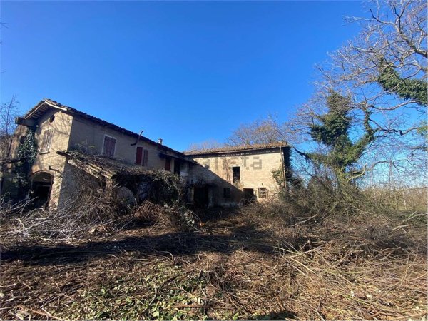 locale di sgombero in vendita a Reggio nell'Emilia in zona Castellazzo