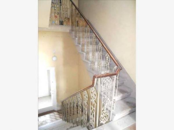 casa indipendente in vendita a Reggio nell'Emilia in zona Città Storica