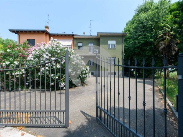 casa indipendente in vendita a Reggio nell'Emilia in zona Masone