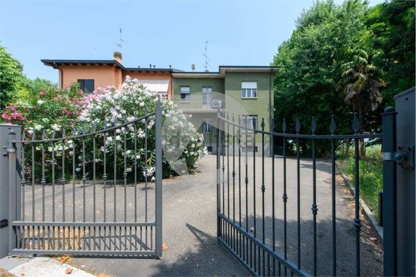 casa indipendente in vendita a Reggio nell'Emilia