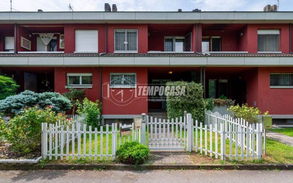 casa indipendente in vendita a Reggio nell'Emilia in zona Rivalta