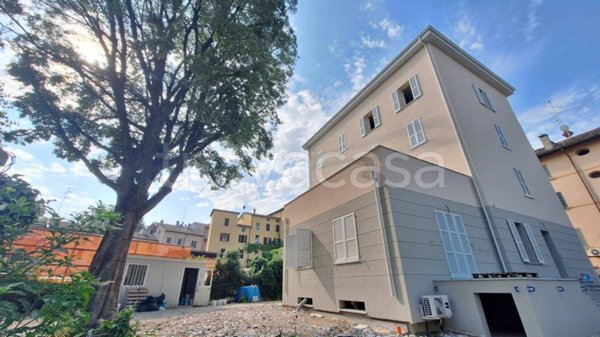 appartamento in vendita a Reggio nell'Emilia in zona Città Storica