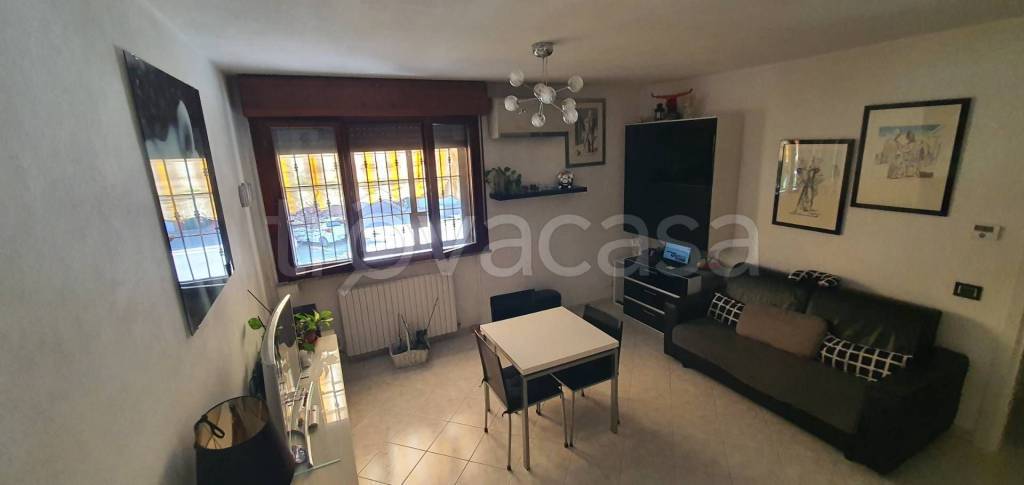 appartamento in vendita a Reggio nell'Emilia in zona Sesso