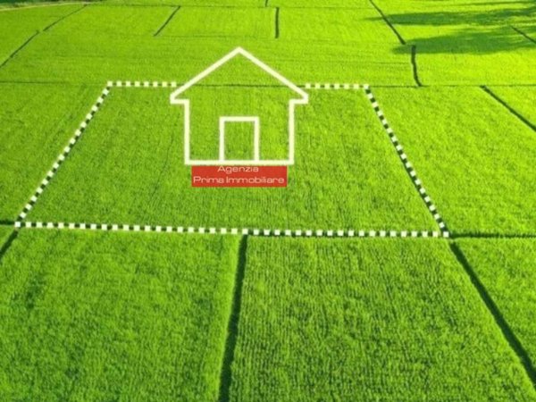 terreno edificabile in vendita a Reggio nell'Emilia in zona Città Storica