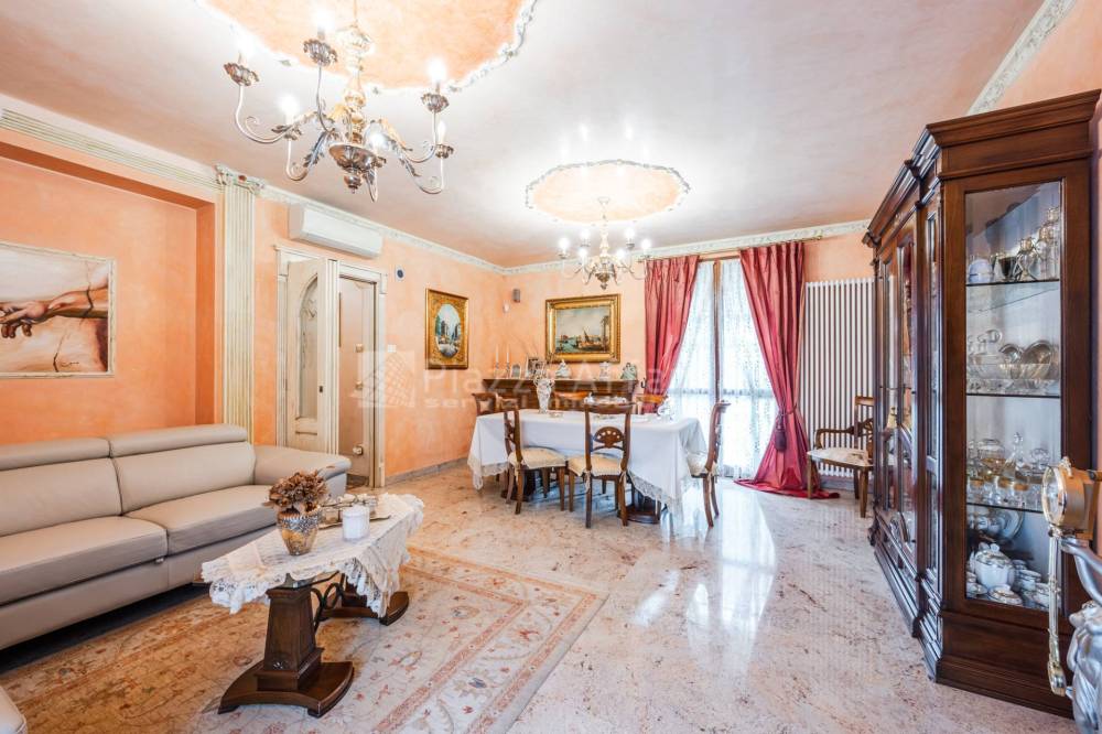 casa indipendente in vendita a Reggio nell'Emilia in zona Pieve Modolena