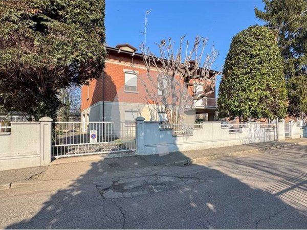 casa indipendente in vendita a Reggio nell'Emilia