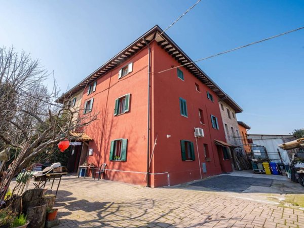 casa indipendente in vendita a Reggio nell'Emilia