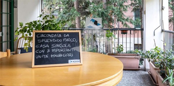 casa indipendente in vendita a Reggio nell'Emilia in zona Città Storica