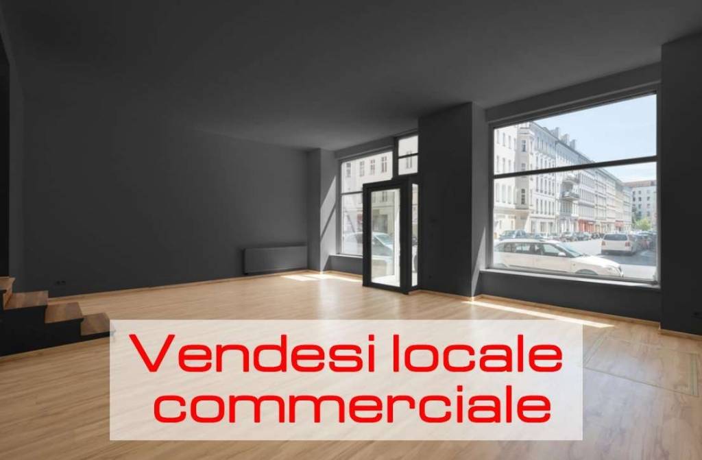 negozio in vendita a Reggio nell'Emilia in zona Santa Croce