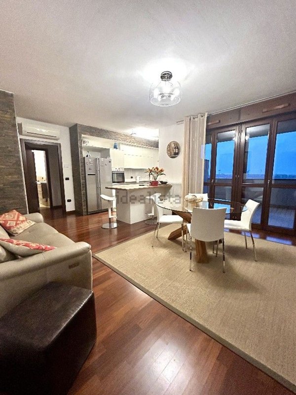 appartamento in vendita a Reggio nell'Emilia in zona Tribunale