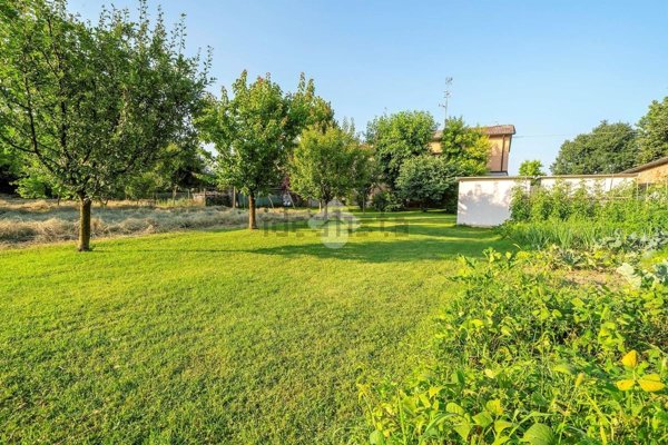 casa indipendente in vendita a Reggio nell'Emilia