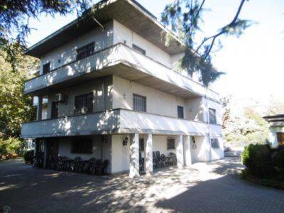 casa indipendente in vendita a Reggio nell'Emilia in zona Città Storica