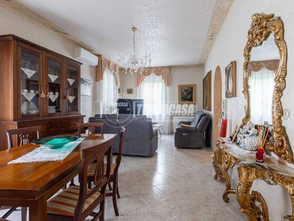 appartamento in vendita a Reggio nell'Emilia in zona Città Storica