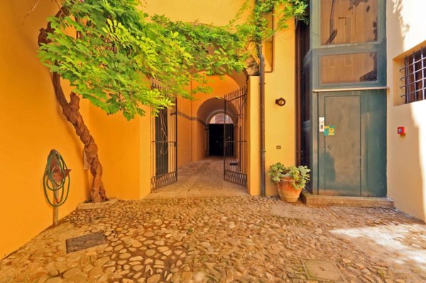 appartamento in vendita a Reggio nell'Emilia in zona Città Storica