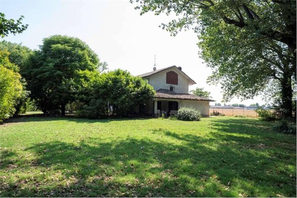 casa indipendente in vendita a Reggio nell'Emilia in zona Fogliano