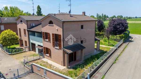 appartamento in vendita a Reggio nell'Emilia in zona Marmirolo