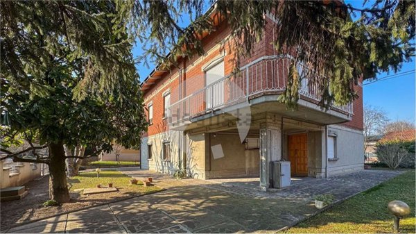 casa indipendente in vendita a Reggio nell'Emilia