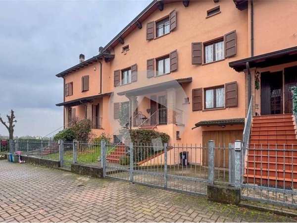 casa indipendente in vendita a Reggio nell'Emilia in zona Roncadella