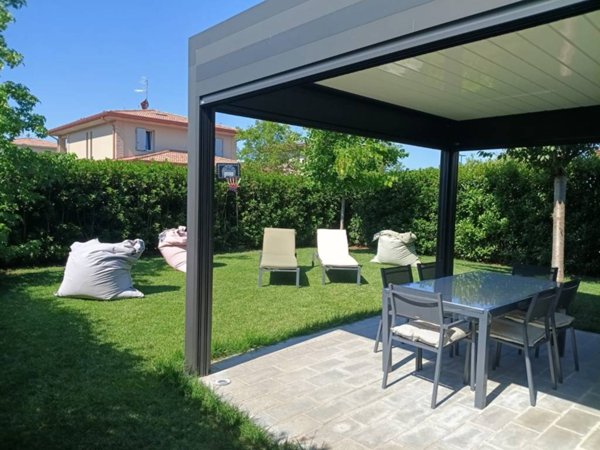 casa indipendente in vendita a Reggio nell'Emilia