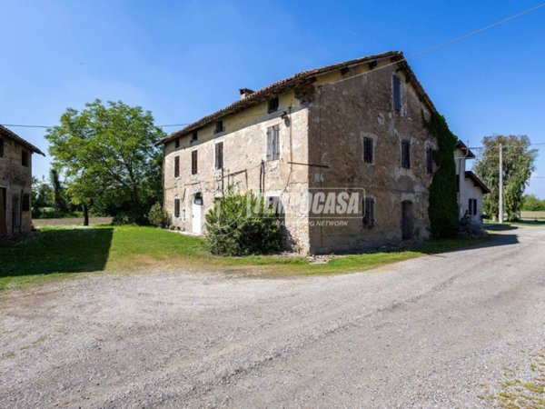 casa indipendente in vendita a Reggio nell'Emilia in zona Rivalta