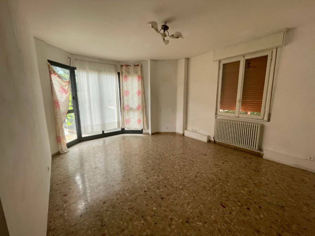 appartamento a Reggio nell'Emilia in zona San Pellegrino / Villa Canali
