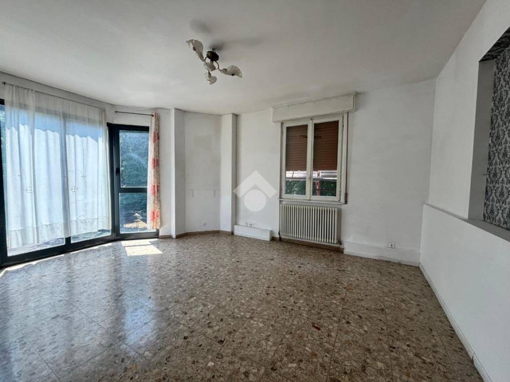 appartamento in vendita a Reggio nell'Emilia in zona Città Storica