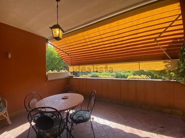 casa indipendente a Reggio nell'Emilia in zona Compagnoni / Migliolungo