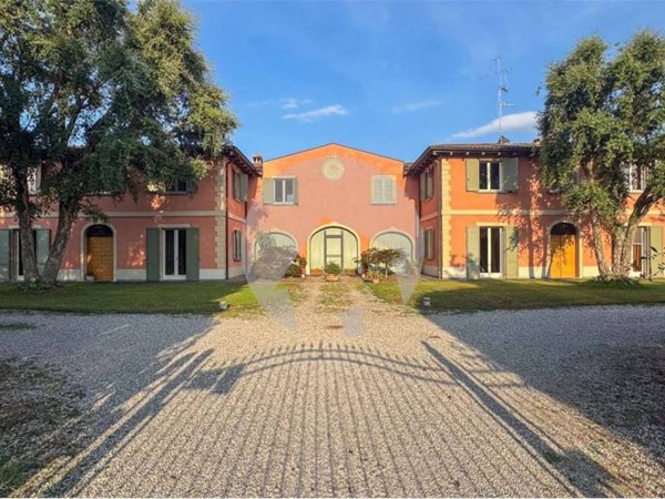 casa indipendente in vendita a Reggio nell'Emilia in zona Roncadella