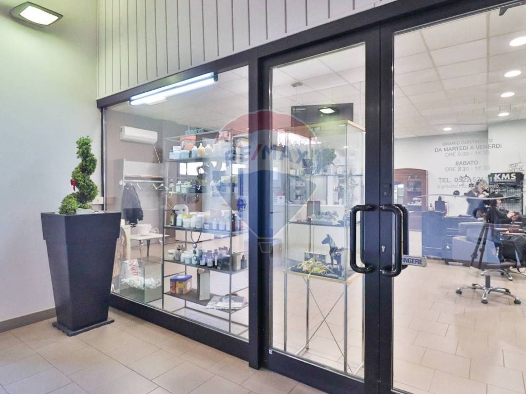 negozio in vendita a Reggio nell'Emilia