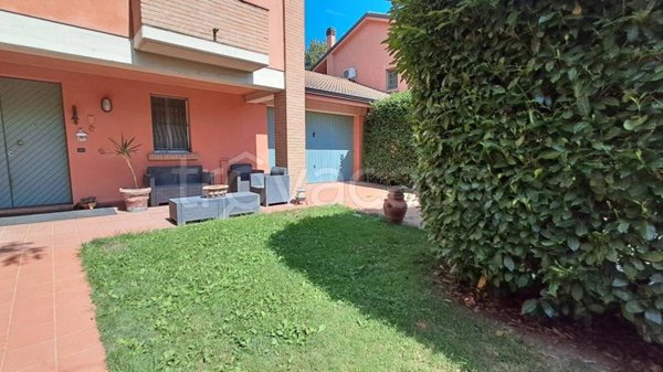 casa indipendente in vendita a Reggio nell'Emilia in zona Città Storica