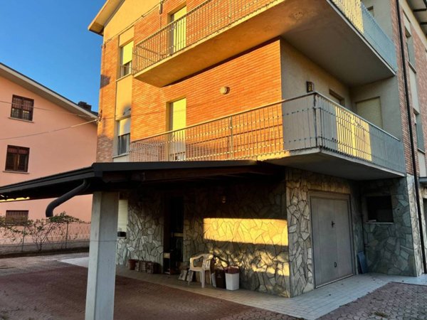 casa indipendente in vendita a Reggio nell'Emilia in zona San Maurizio