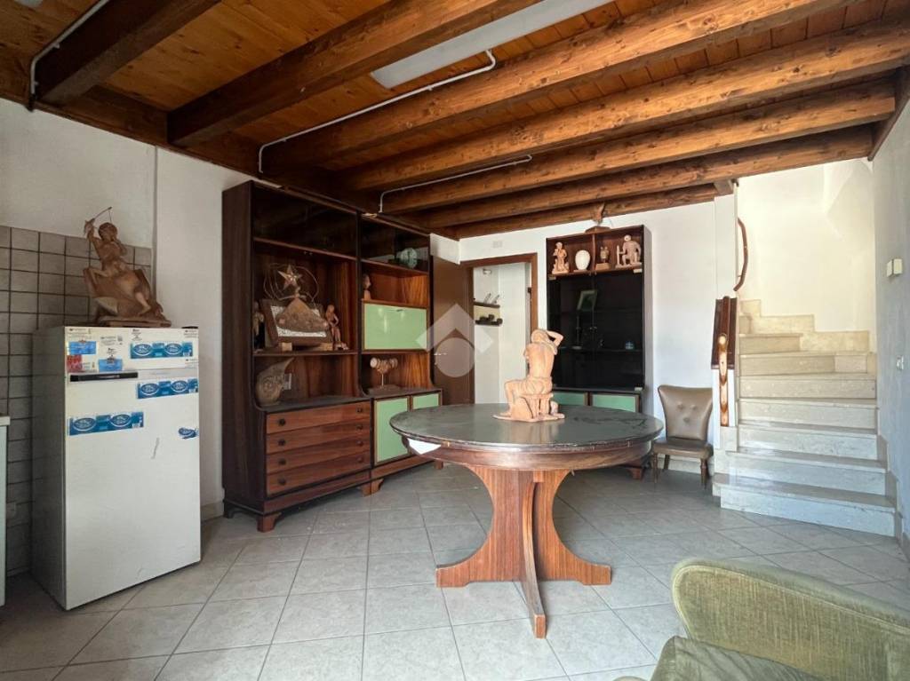 casa indipendente in vendita a Reggio nell'Emilia in zona Cadè / Gaida