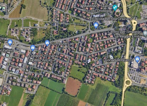 casa indipendente in vendita a Reggio nell'Emilia in zona Orologio